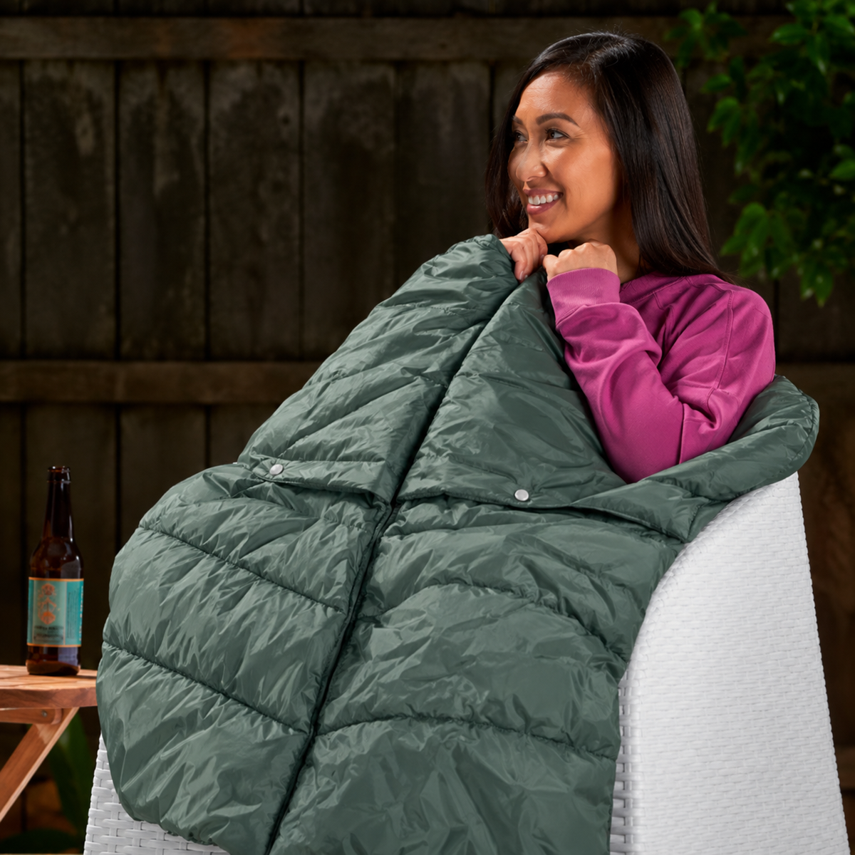 Coperta riscaldata da esterno con power bank USB portatile alimentato a batteria e tre zone di riscaldamento