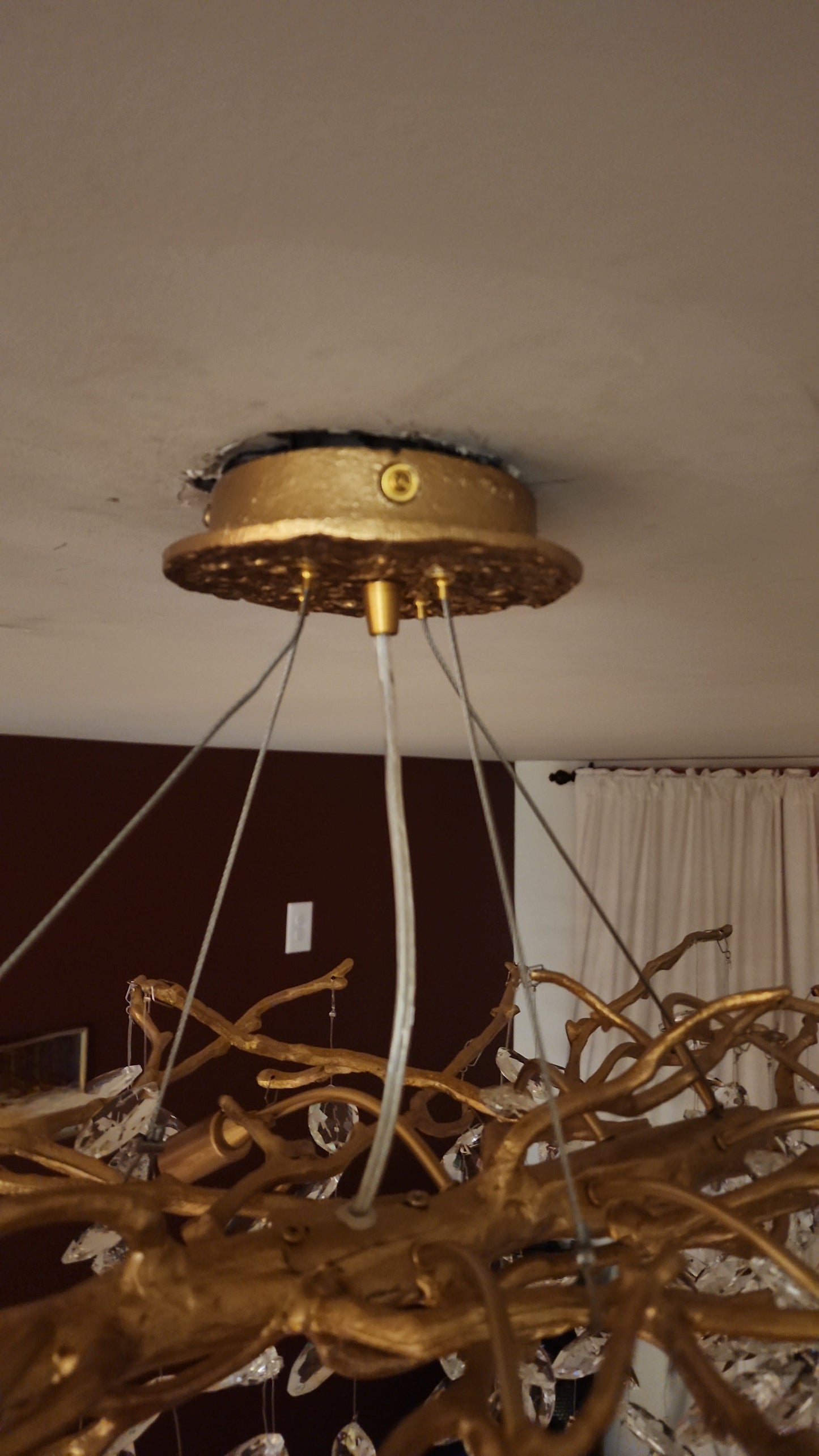 Sculptural Branch-Inspired Statement Pendant Light