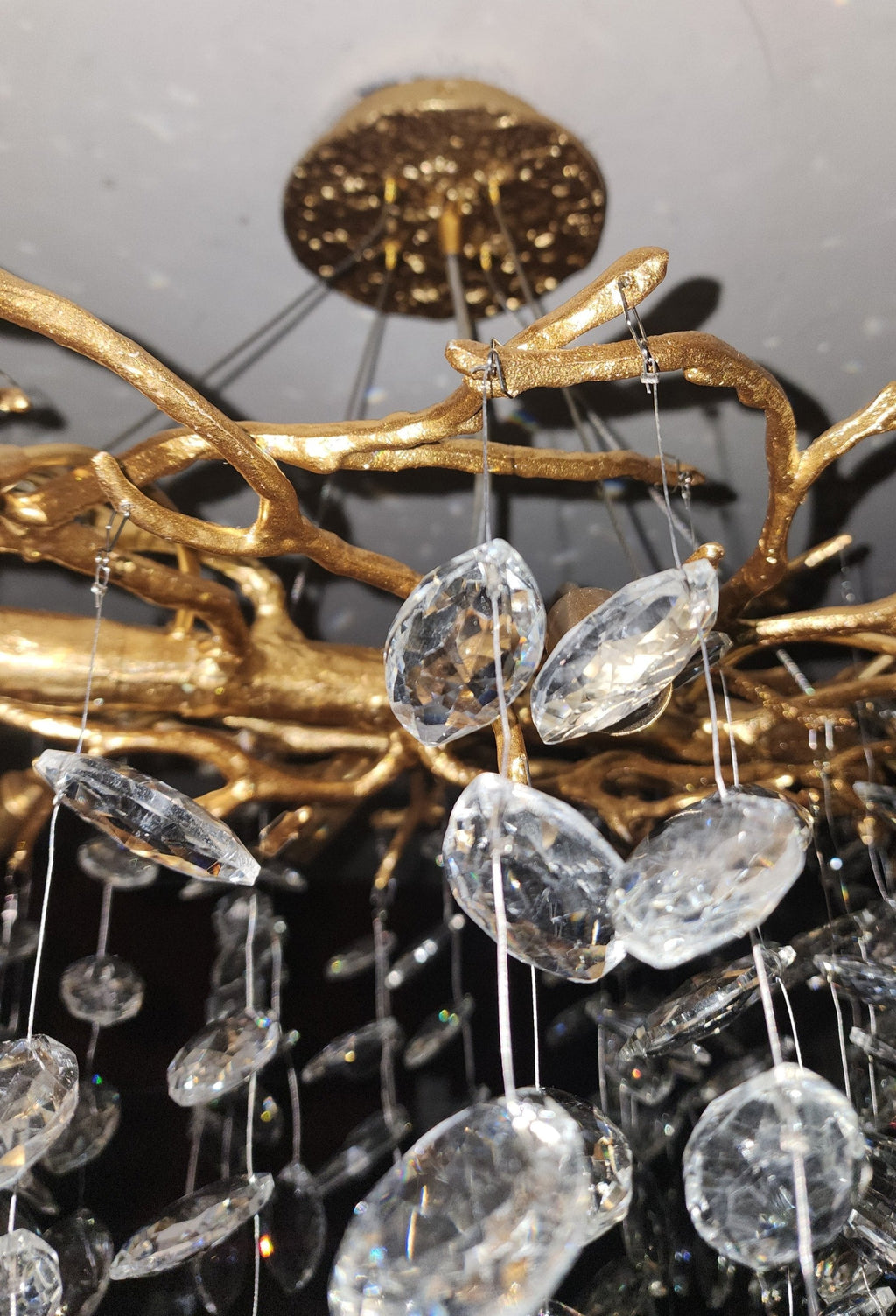 Sculptural Branch-Inspired Statement Pendant Light