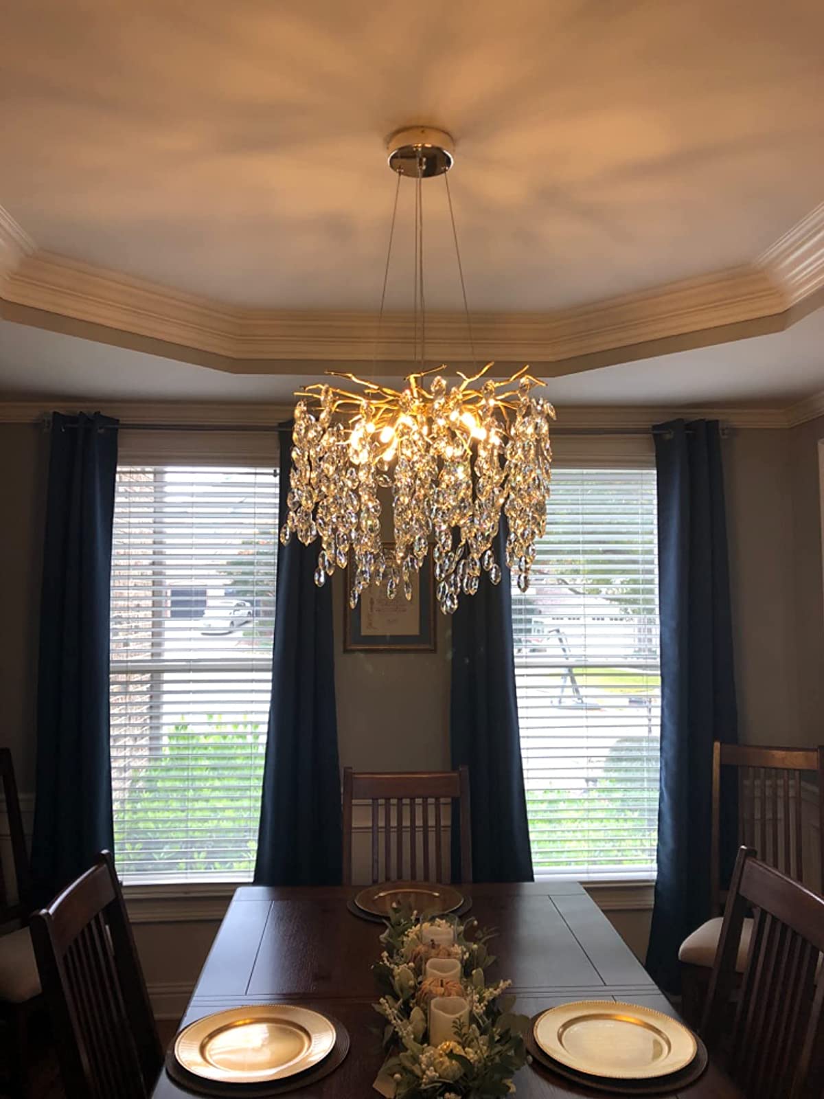 Sculptural Branch-Inspired Statement Pendant Light