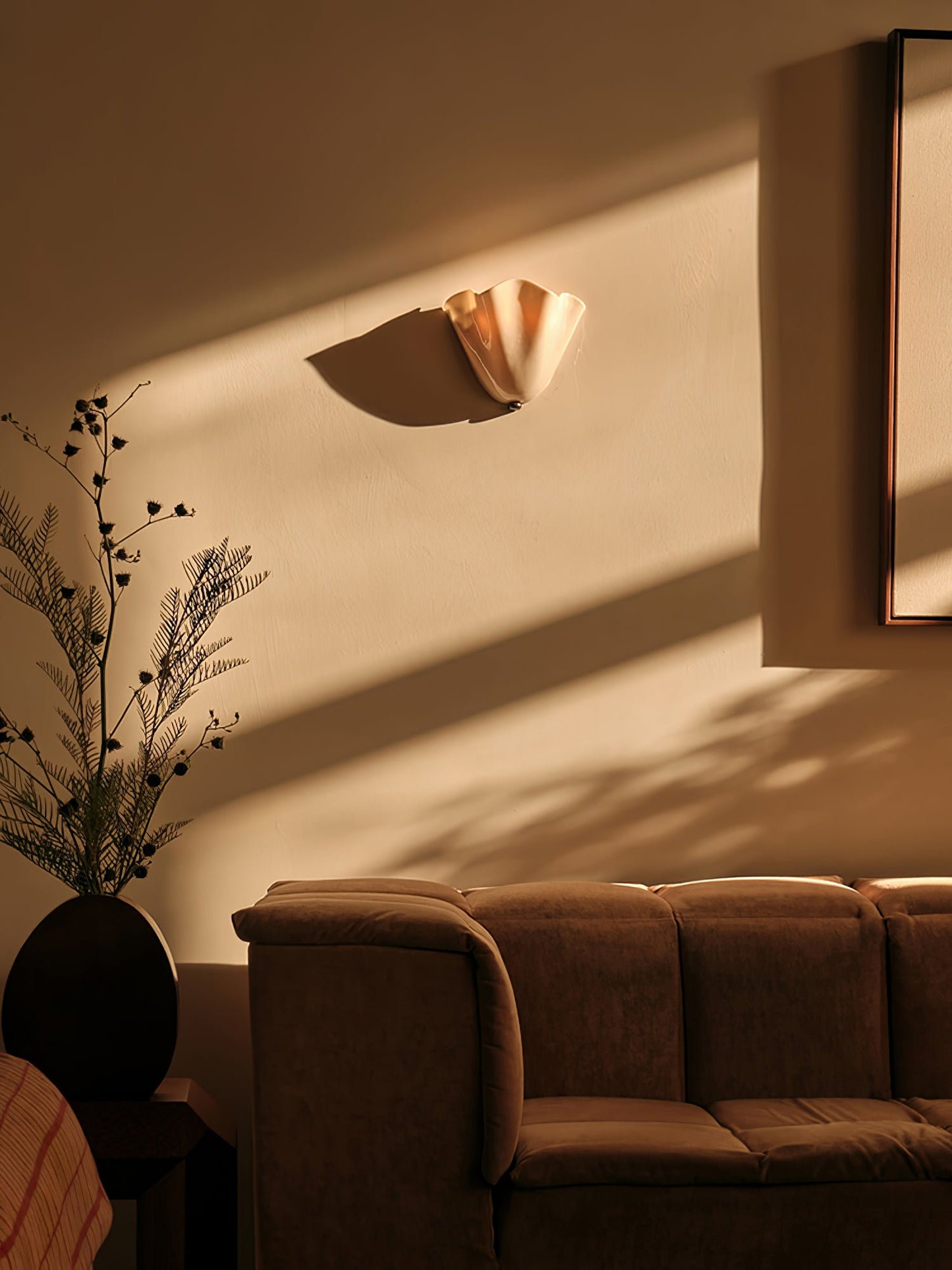 Artistic Wall Lights for Modern & Classic Interiors