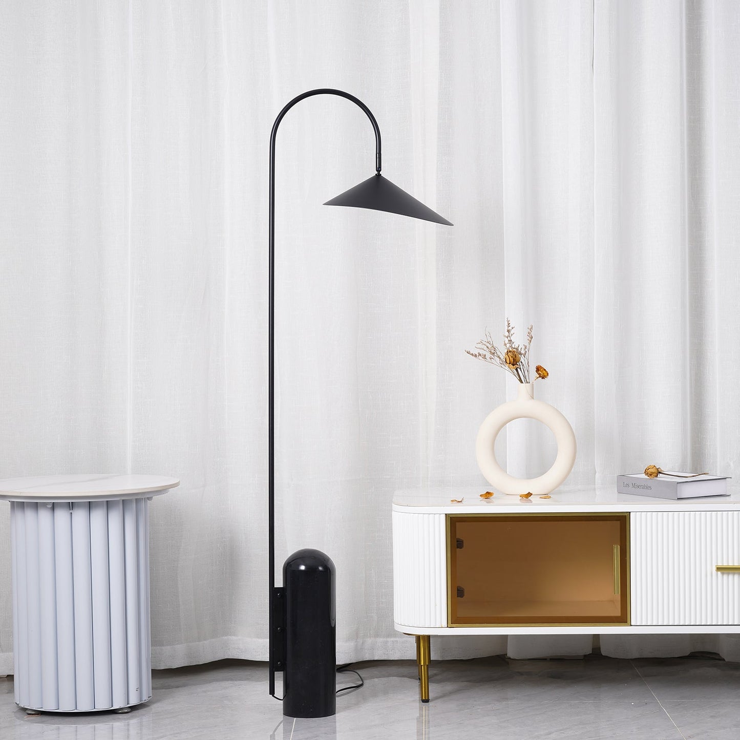 Cavello Floor Lamp