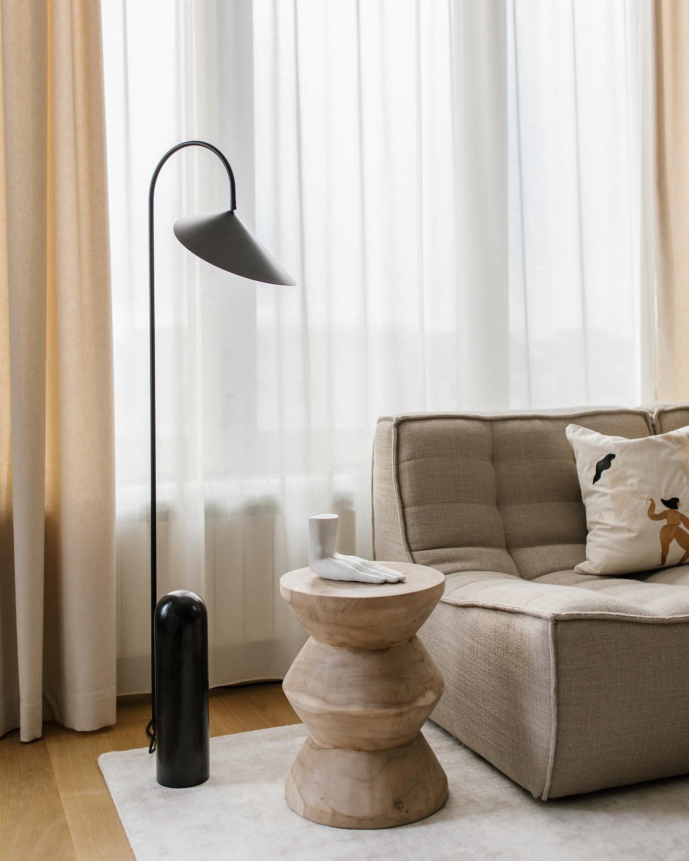 Cavello Floor Lamp