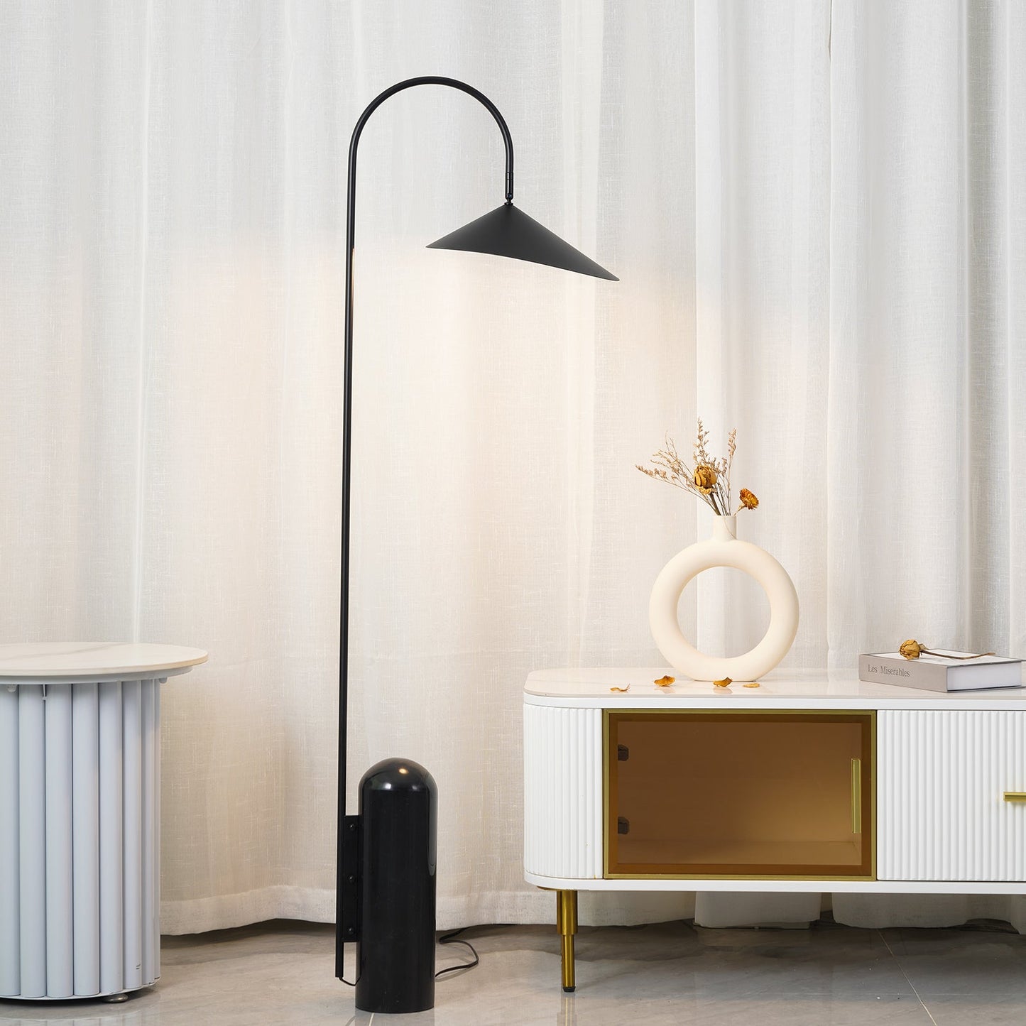 Cavello Floor Lamp