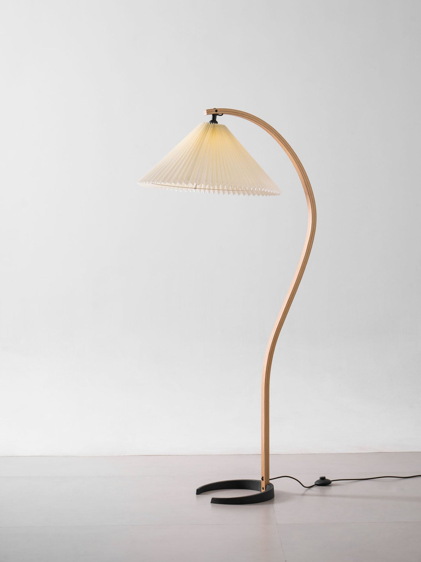 Belvaro Floor Lamp
