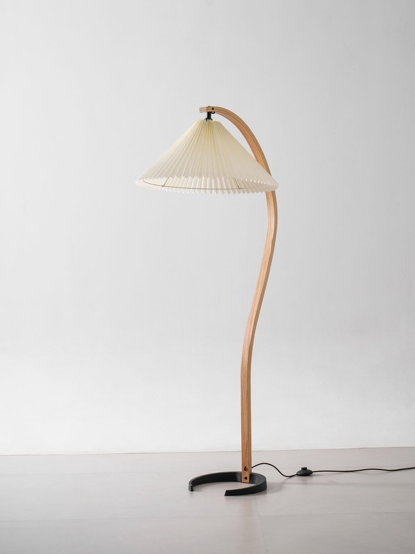 Belvaro Floor Lamp