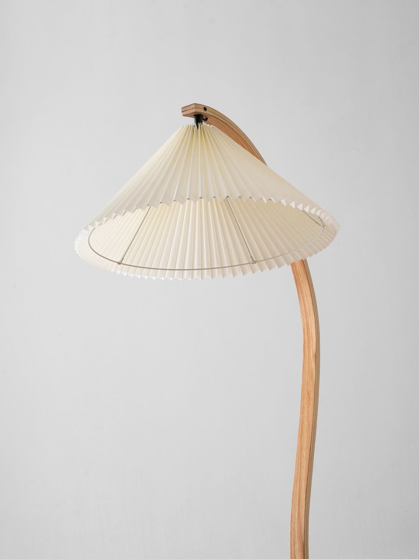 Belvaro Floor Lamp