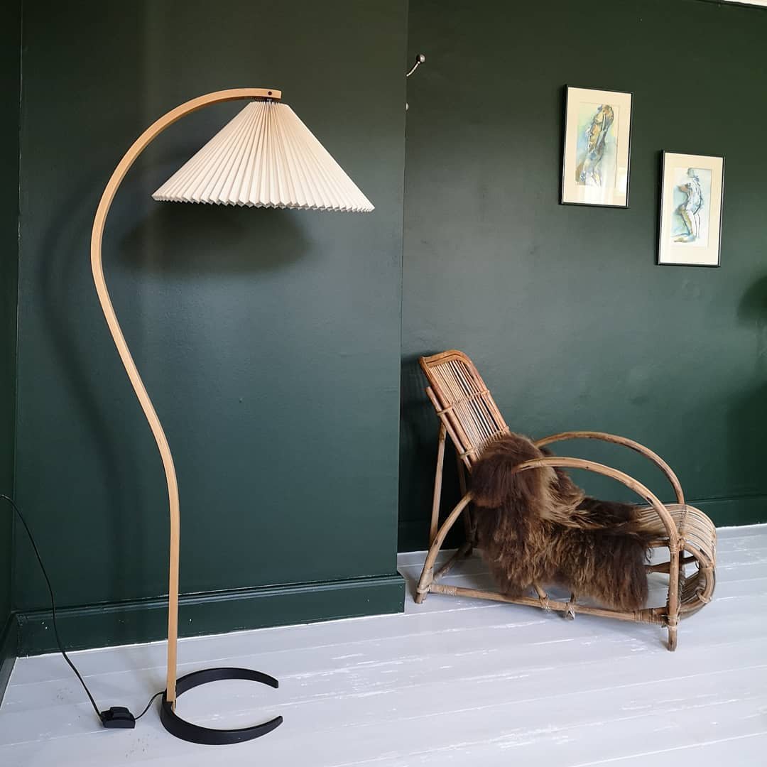 Belvaro Floor Lamp