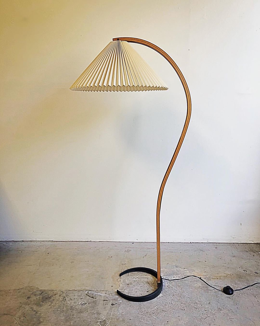 Belvaro Floor Lamp
