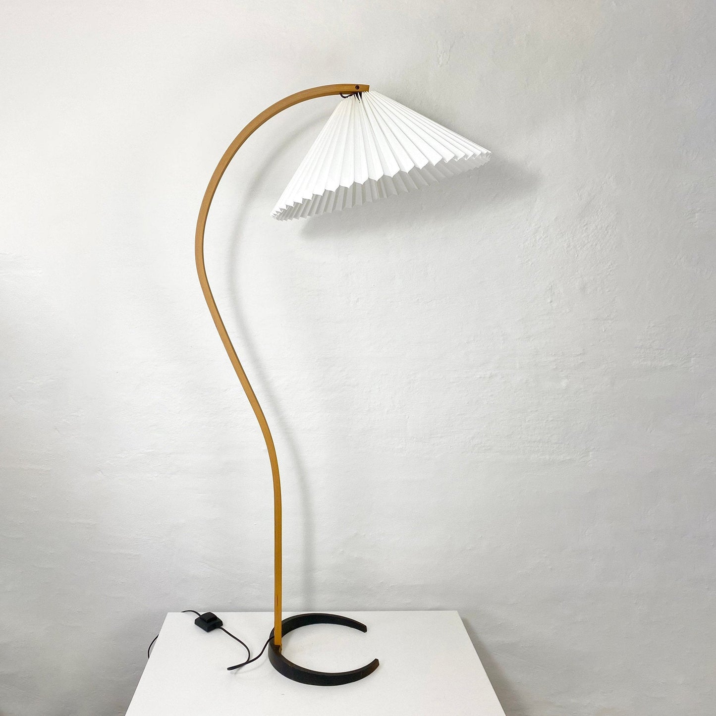 Belvaro Floor Lamp