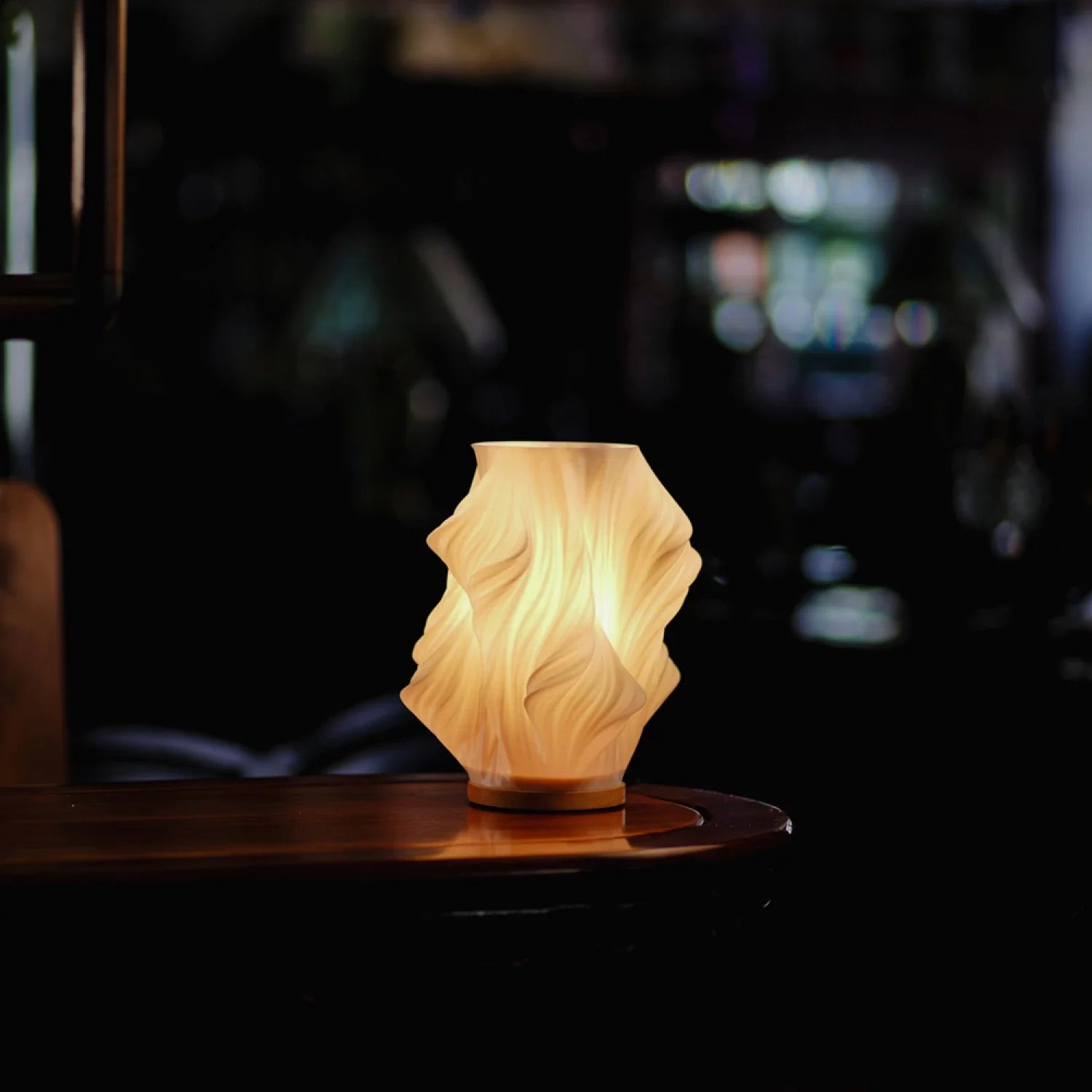 Contemporary Accent Lamp Stylish Wave Design with Adjustable Glow