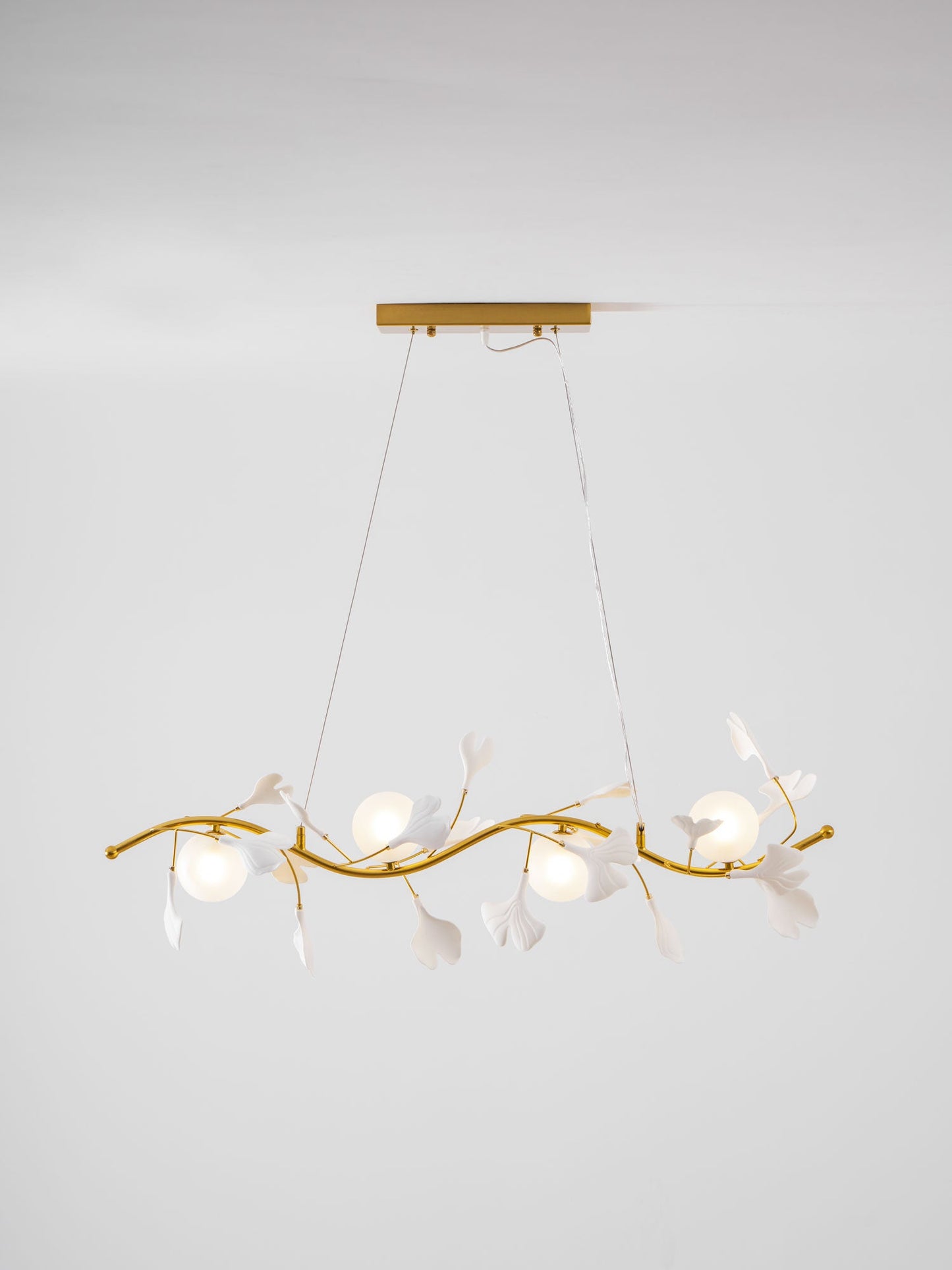 Lunaris Gingko Chandelier
