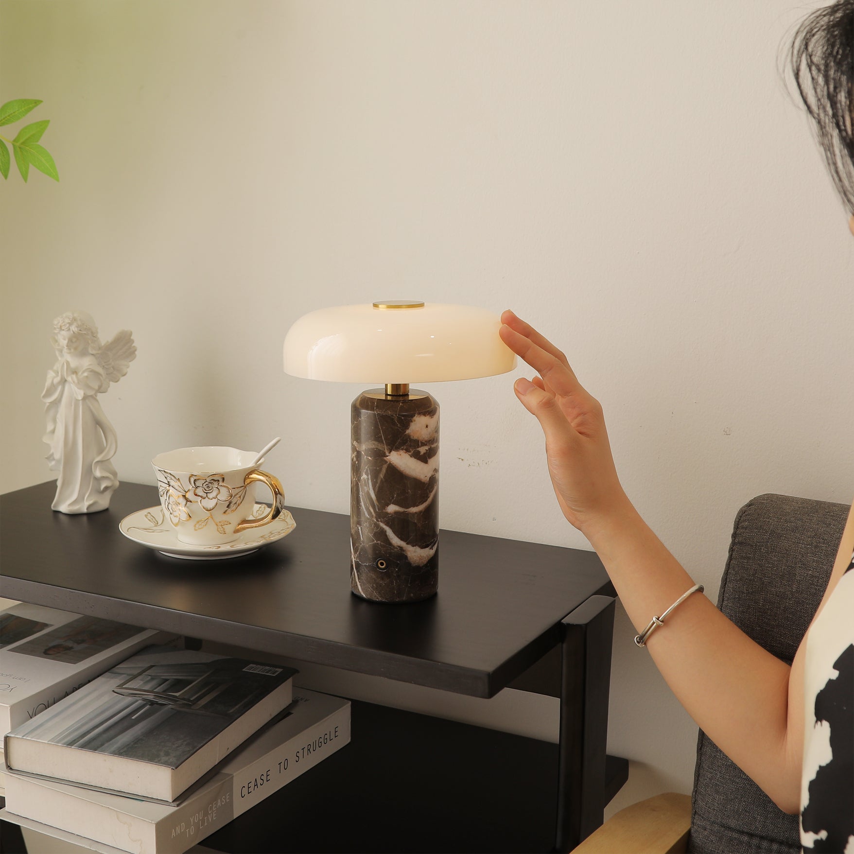 Calvero Table Lamp