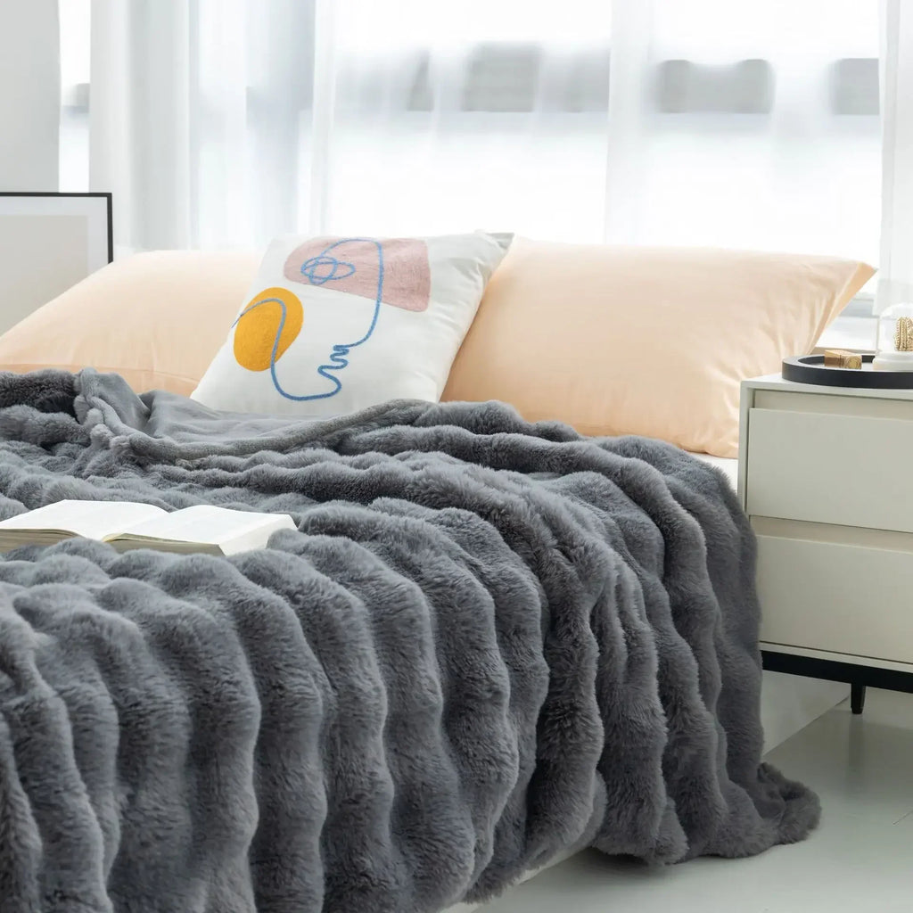 Reversible Cozy Throw Blanket Textured Home Accent for All Seasons