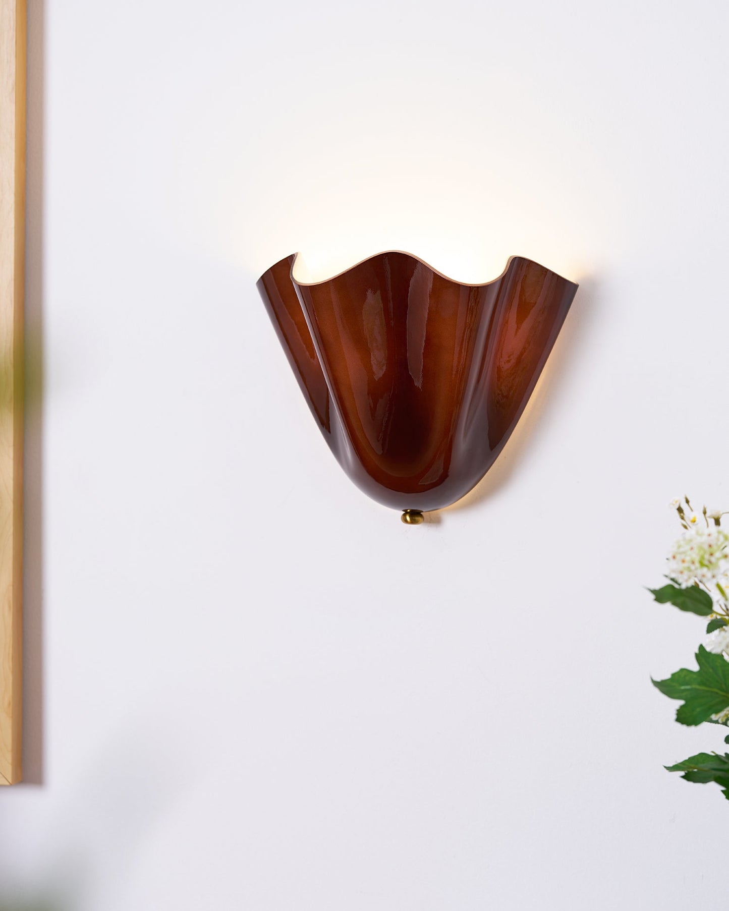 Artistic Wall Lights for Modern & Classic Interiors