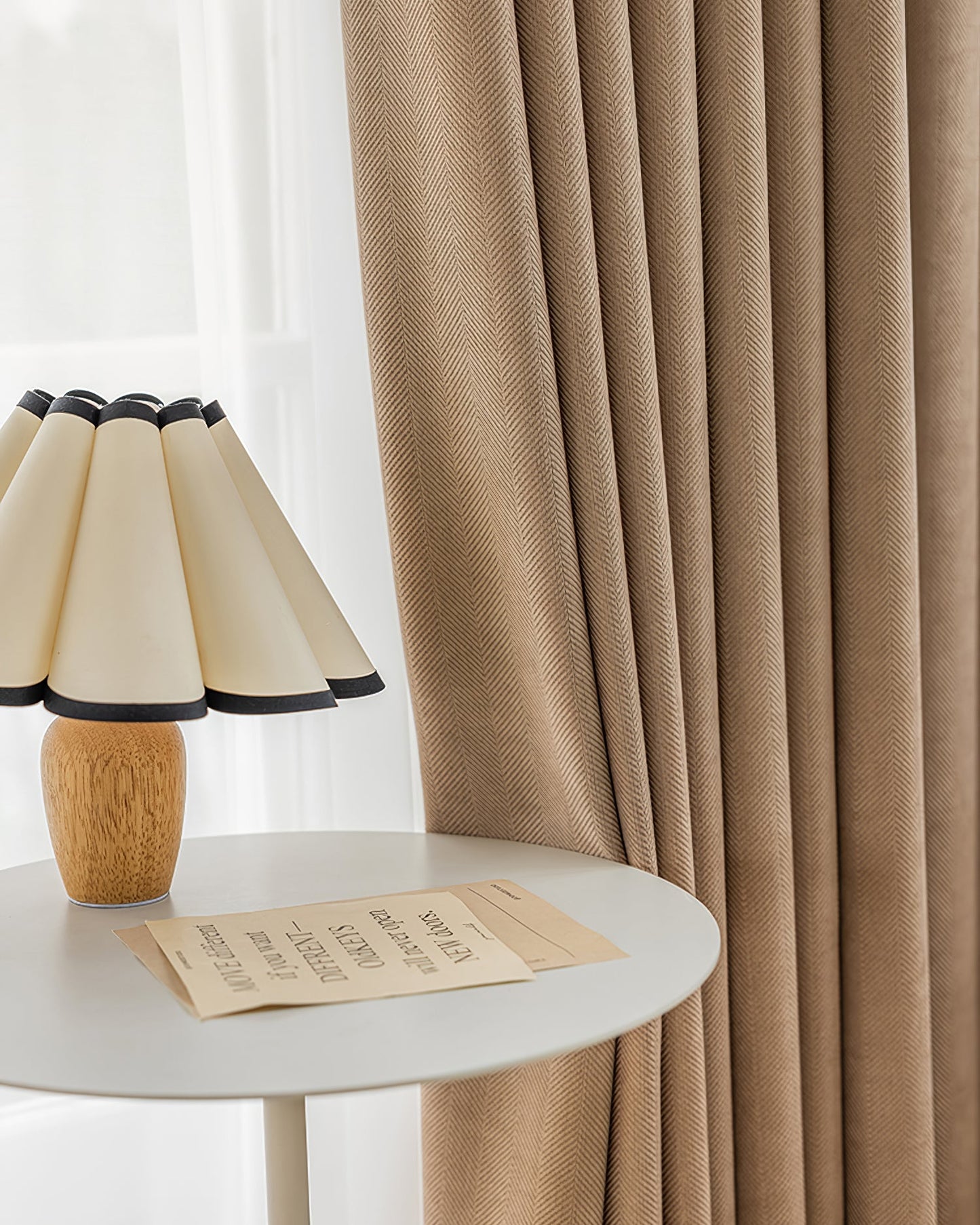 Velmora Table Lamp