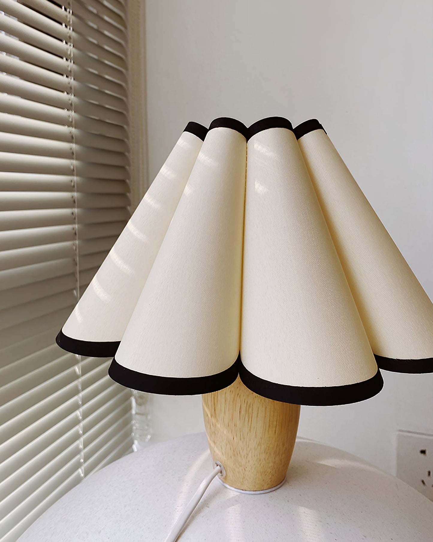 Velmora Table Lamp