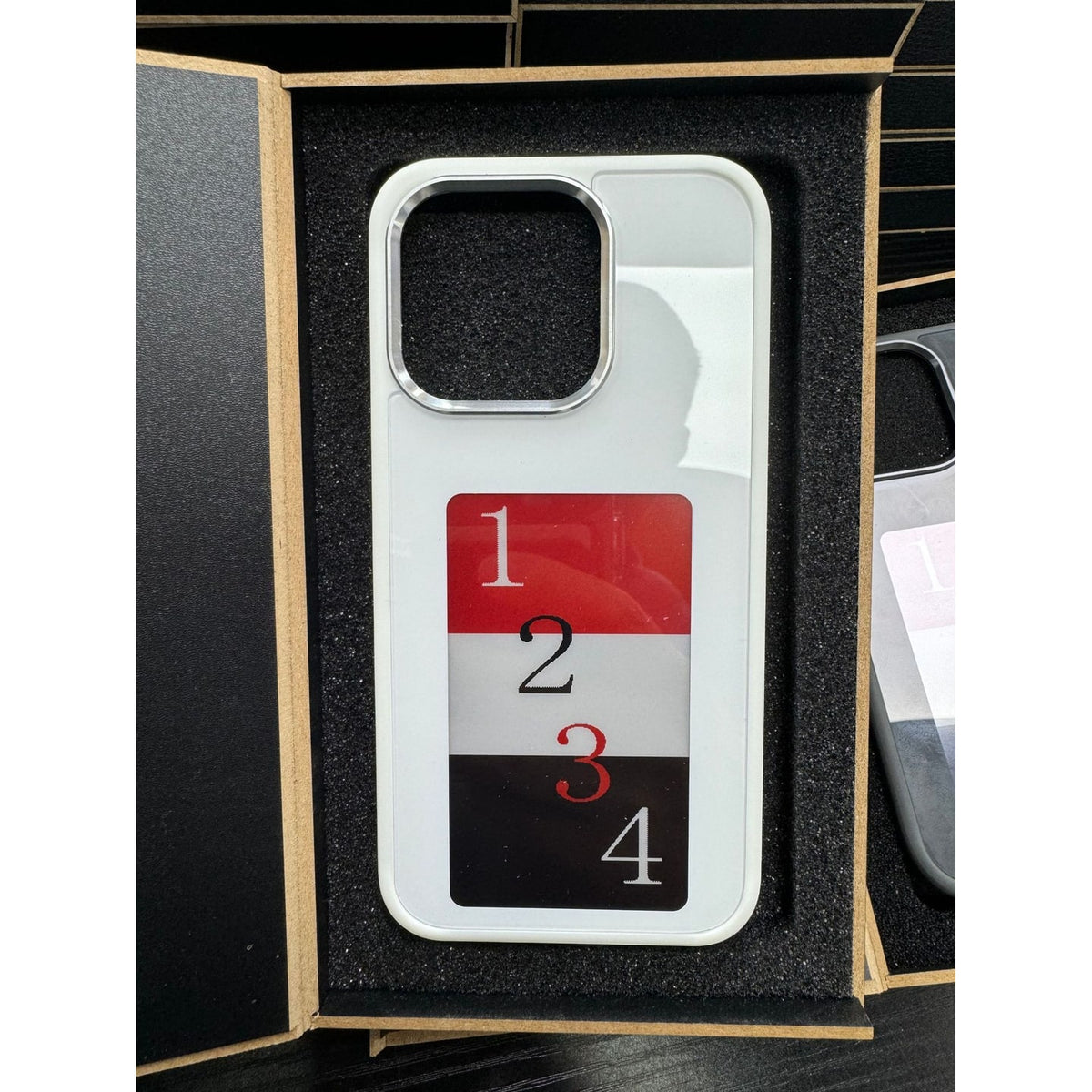 E-Ink Phone Case with Strap and Wallet Slot for Iphone 14 Pro Max Battery-Free Smart Display Cover - Image 6