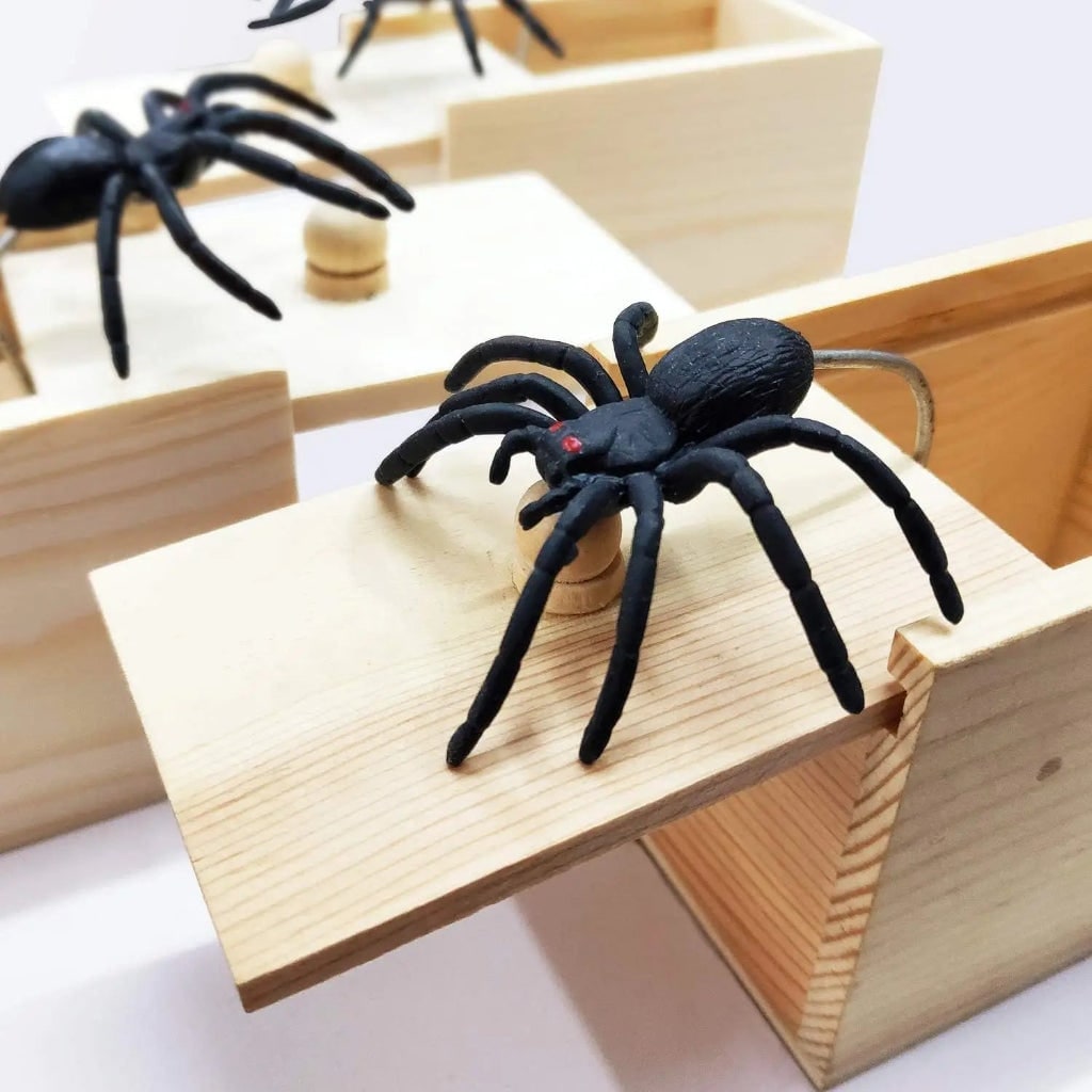 Halloween Gag Gift Box Spider Prank with Spring-Loaded Pop-Out Surprise Boxes - Image 4