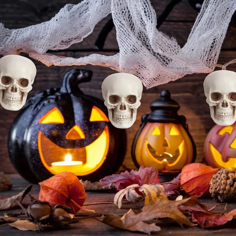 Halloween Skull Decor and Sugar Decorations Mini Plastic Party Props Set with Mesh Bag - Image 4