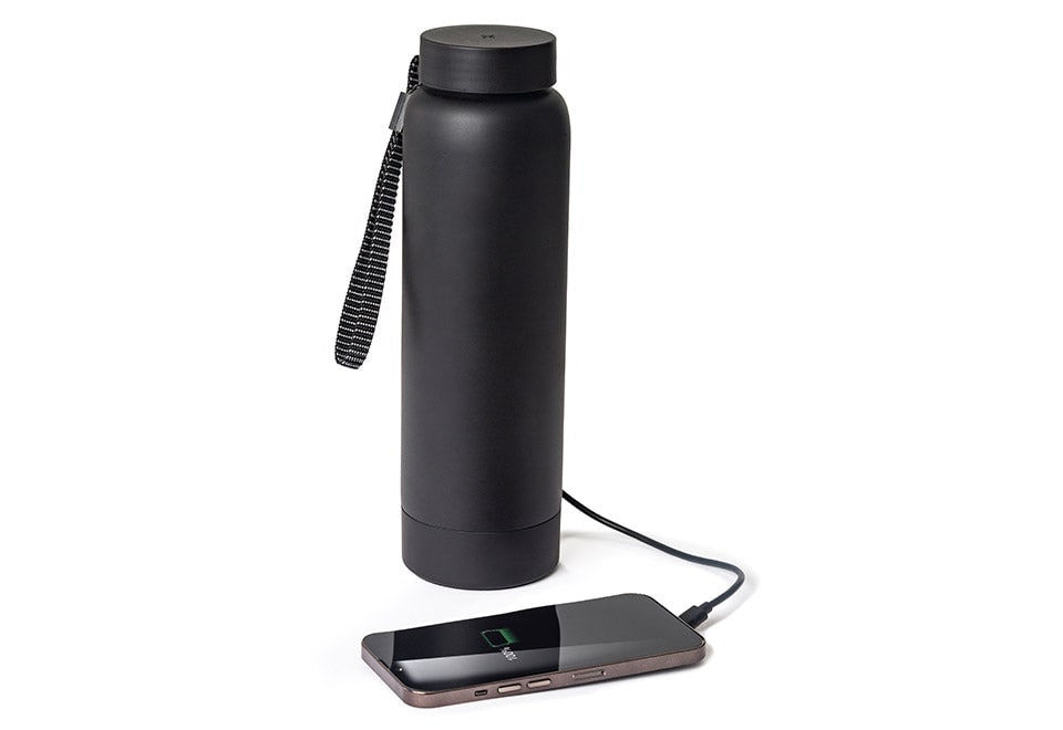 Insulated Stainless Steel Smart Water Bottle with Detachable Power Bank and 24 Oz Capacity - Image 1