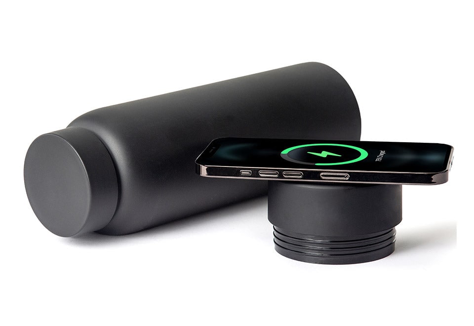 Insulated Stainless Steel Smart Water Bottle with Detachable Power Bank and 24 Oz Capacity - Image 2