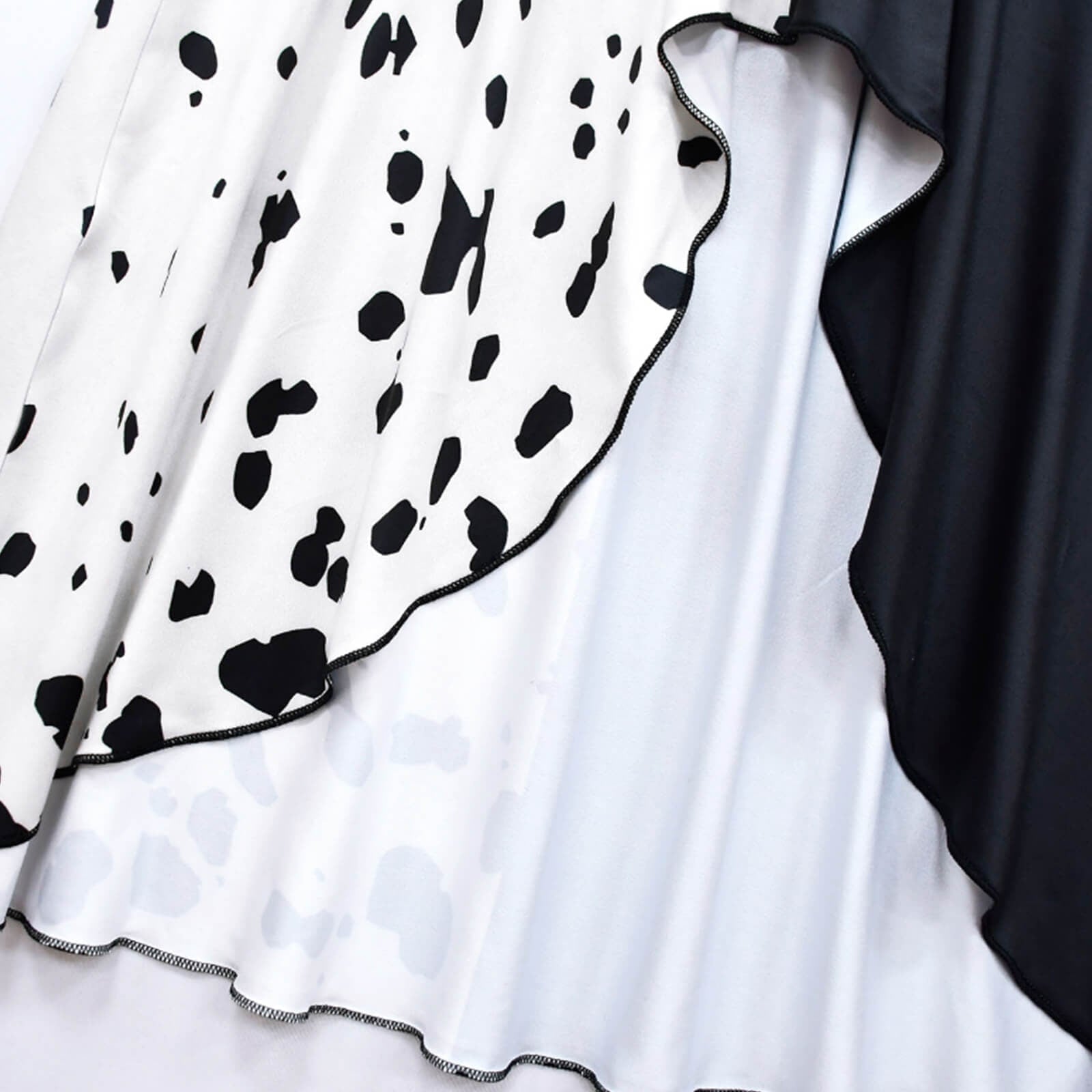 Kids' Halloween Cruella De Vil Costume with Split Black and White Dress Cape - Image 8