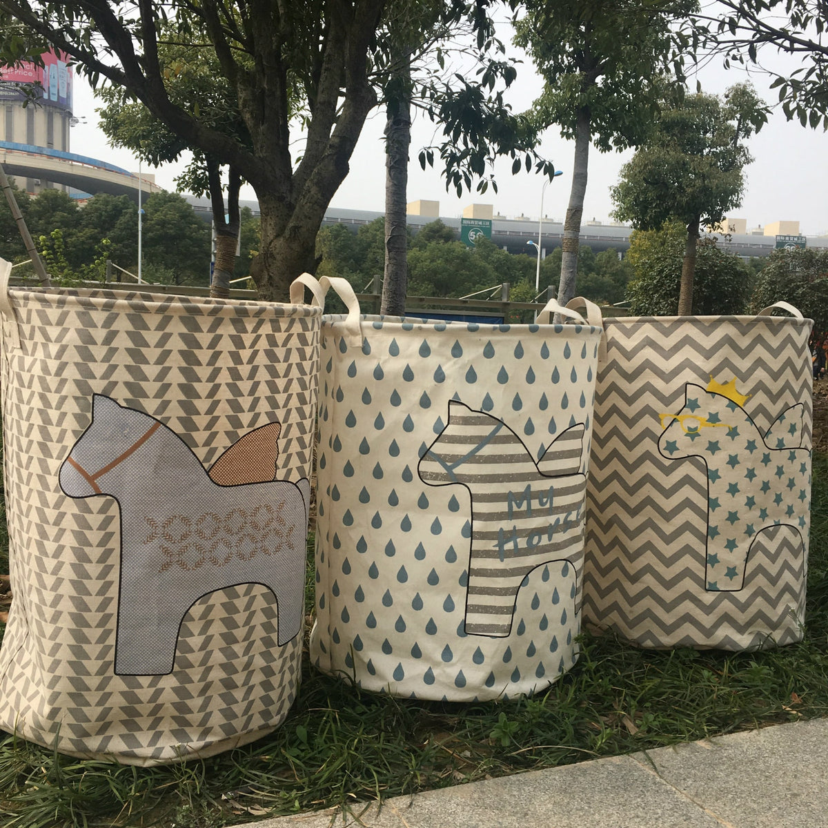 Laundry Basket Hamper with Collapsible Fabric Design and Dual Handles for Clothes Storage - Image 1