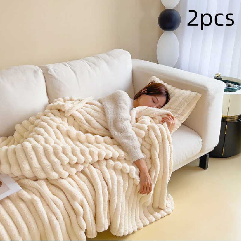 Luxury Faux Fur Throw Blanket with Double-Sided Plush Pile and Matching Pillowcase - Image 3