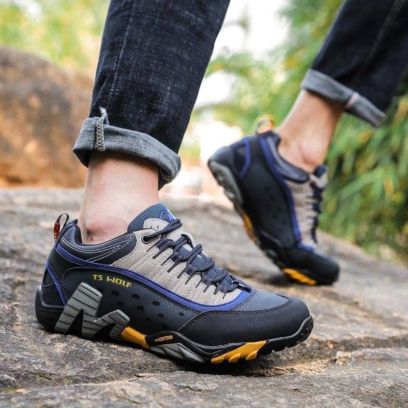 Men's Lightweight Waterproof Hiking Shoes with Lug Sole - Image 1