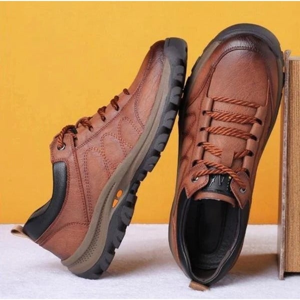 Men's Walking Shoes with Textured Leather and Lugged Rubber Sole - Image 7