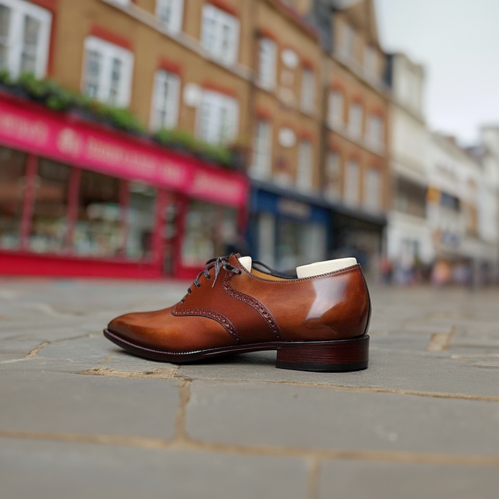 Men's Classic Brogue Oxford Dress Shoes for Business and Formal Events