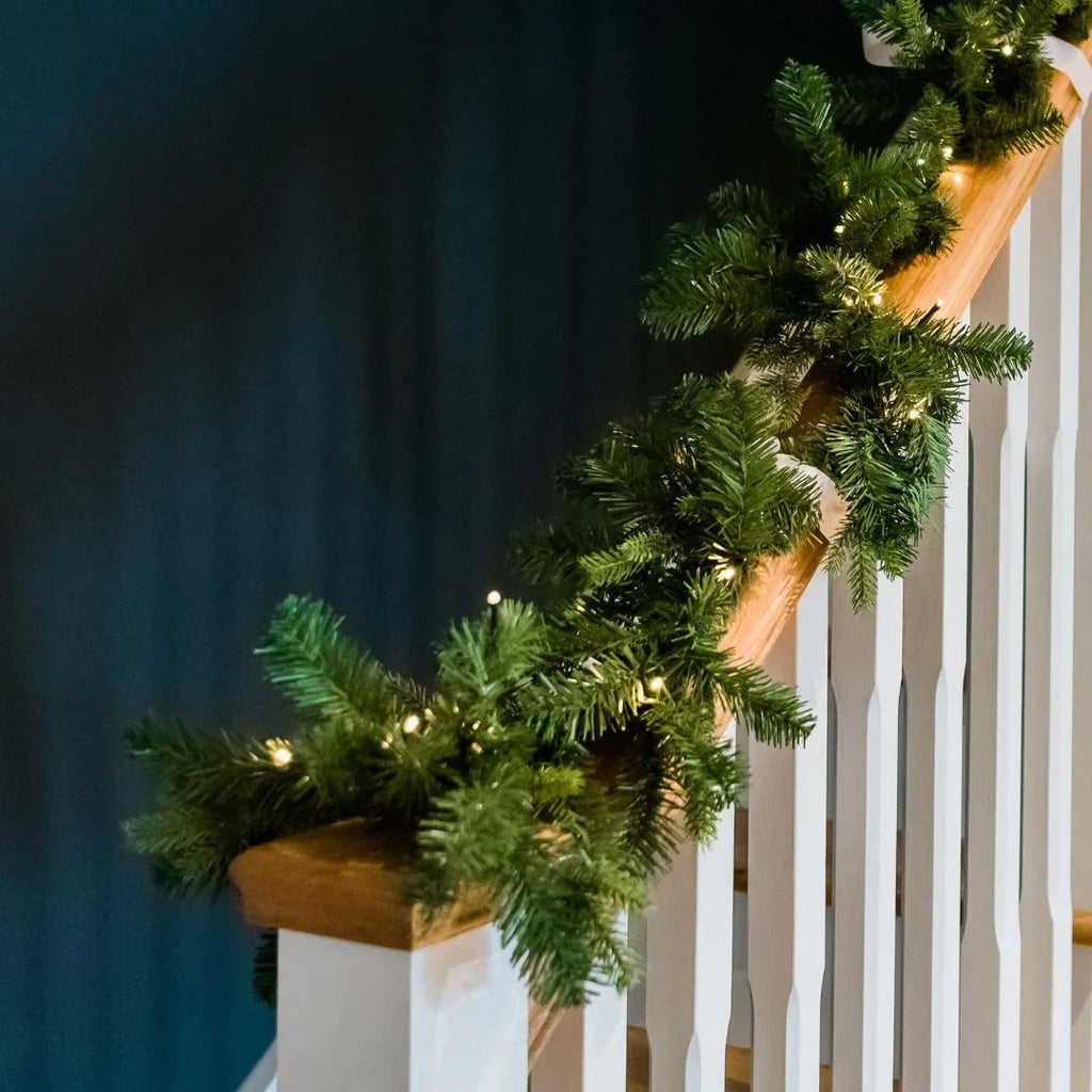 Pre-Lit Christmas Garland with Warm LED Lights and Flexible Branches for Stairs Mantel - Image 3
