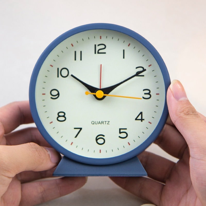 Retro Analog Alarm Clock with Non-Ticking Quartz Movement and Backlight for Bedroom or Desk - Image 11