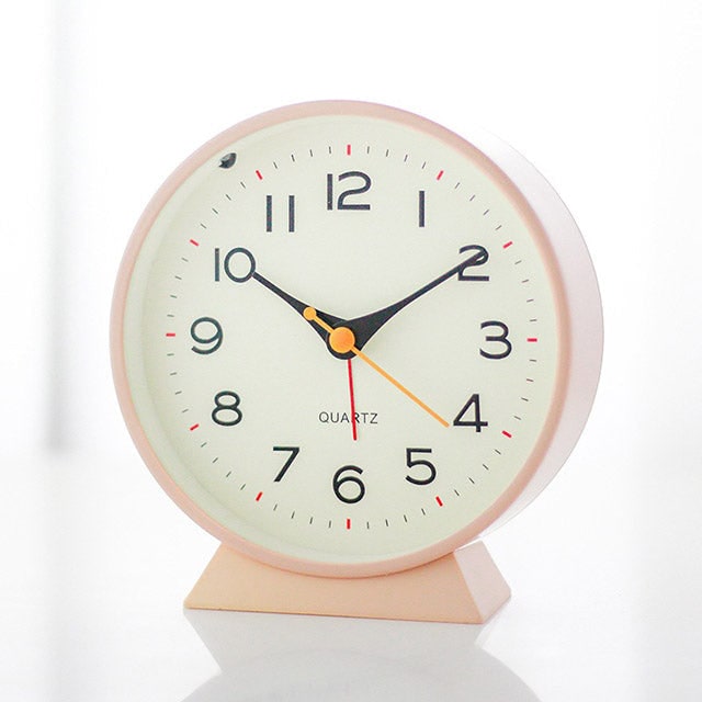 Retro Analog Alarm Clock with Non-Ticking Quartz Movement and Backlight for Bedroom or Desk - Image 20