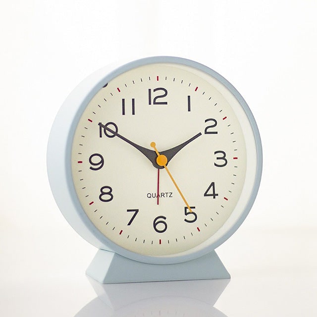 Retro Analog Alarm Clock with Non-Ticking Quartz Movement and Backlight for Bedroom or Desk - Image 22