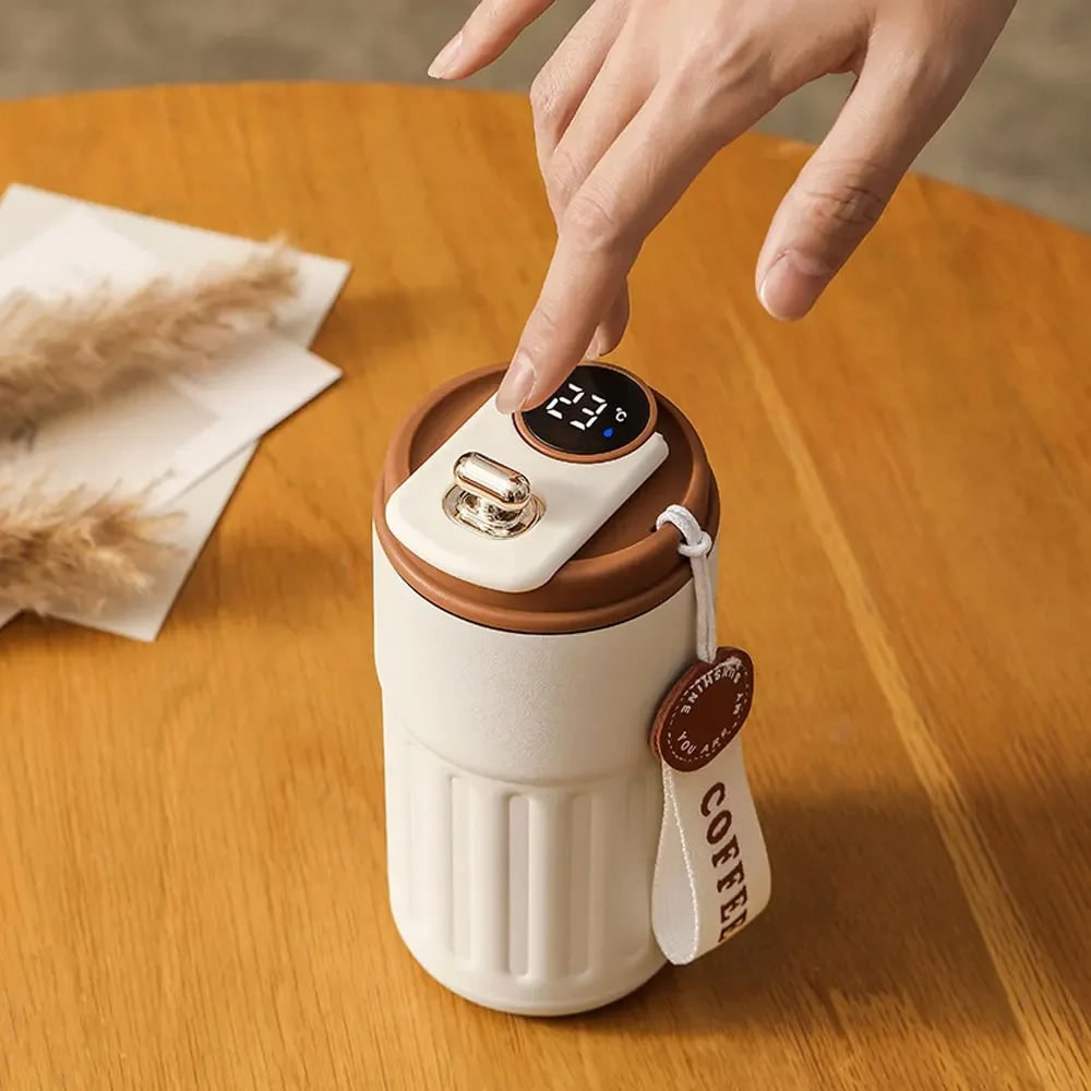 Smart Insulated Stainless Steel Travel Mug with LED Temperature Display and 450ml Capacity - Image 2