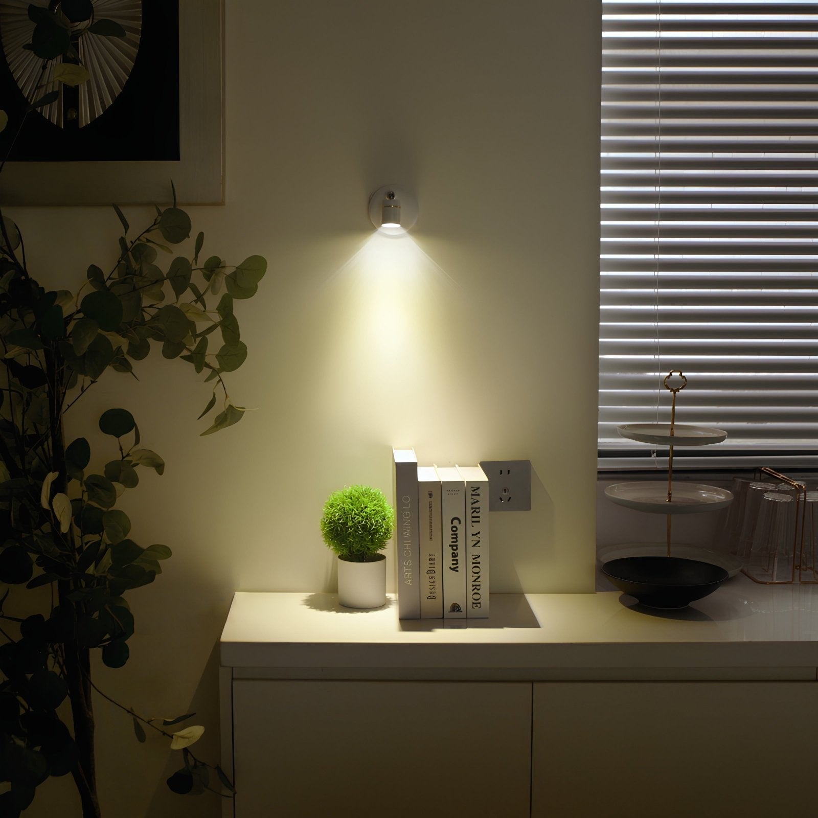 Spotlight Stick LED Light Wireless Portable Adjustable Cordless - Image 3