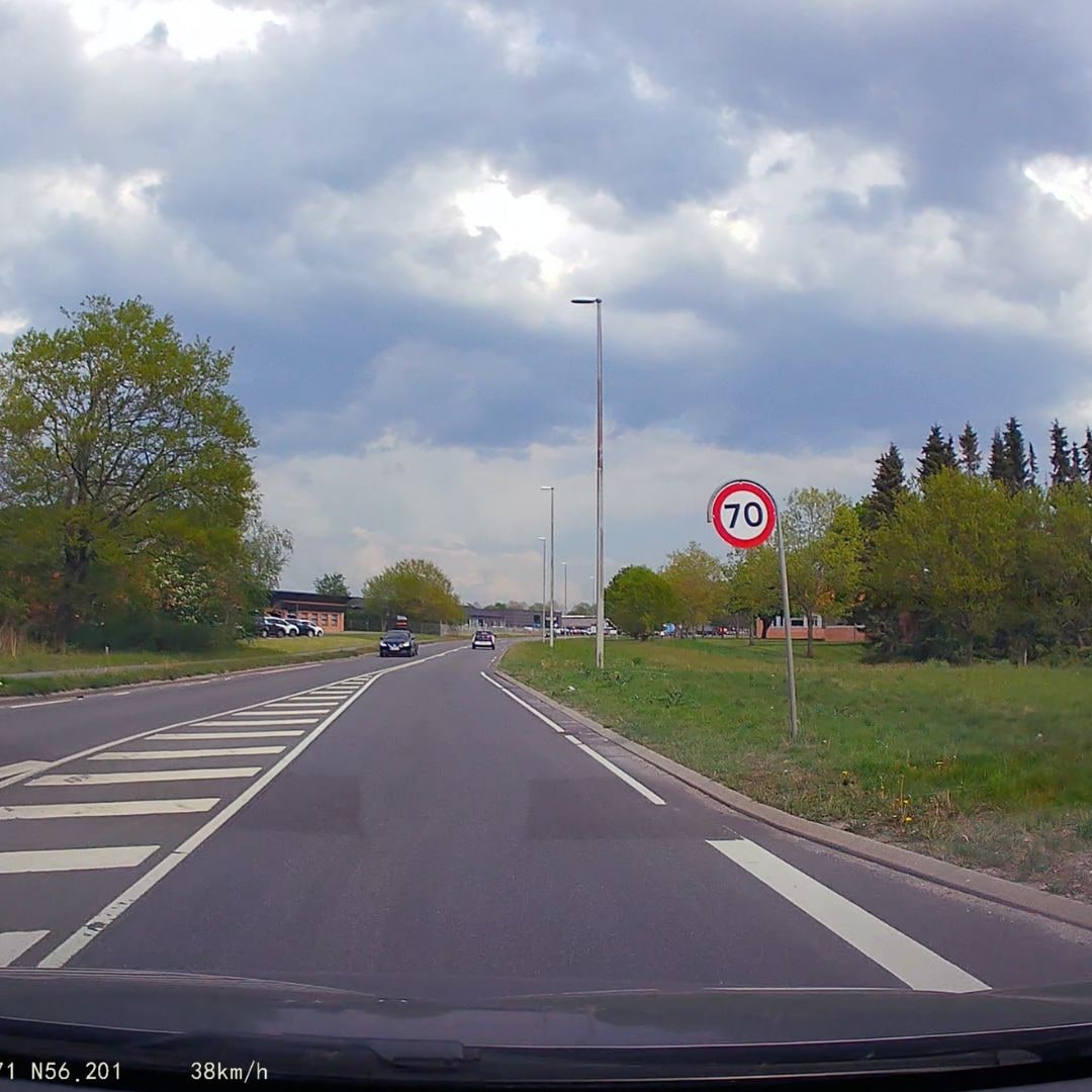 Wireless 4K Dashboard Camera for Car with GPS and Ips Screen - Image 5