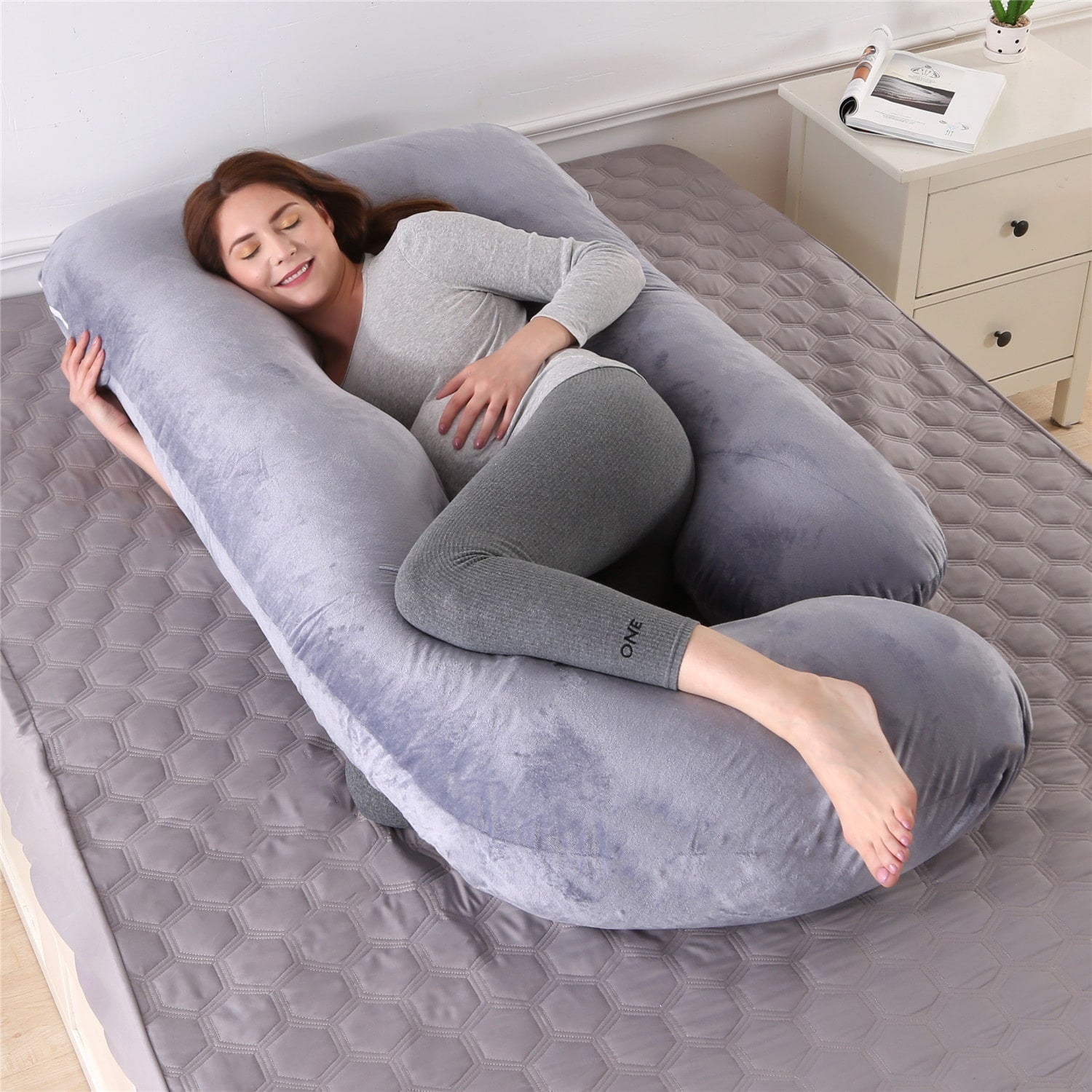 Women's U Shaped Full Body Pregnancy Pillow with Side Sleeping Support and Back Pain Relief - Image 6
