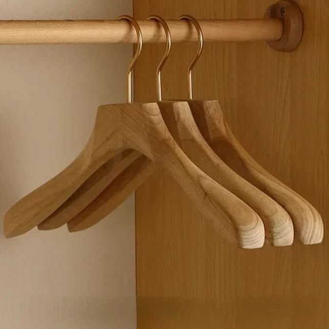Wooden Hangers with Shoulders and Bar for Suits and Coats - Image 6
